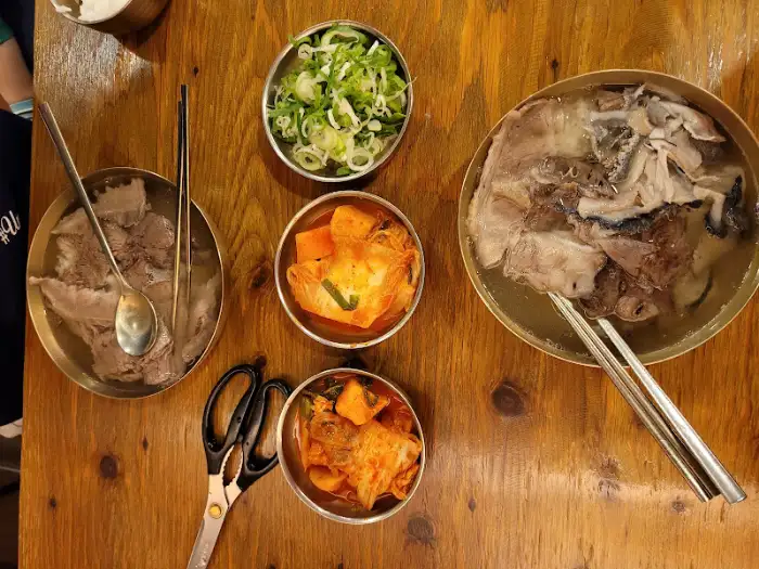 하동관 곰탕과 반찬