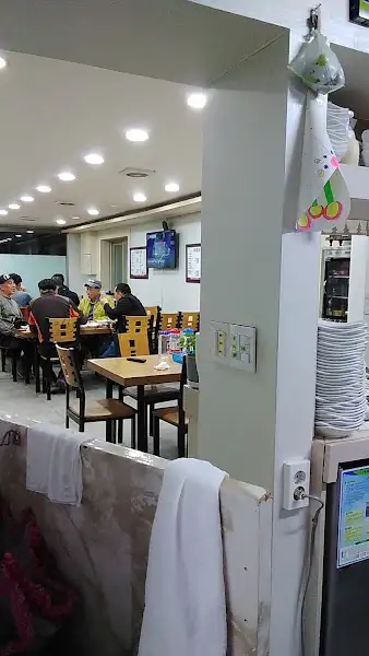 식당 내부 전경