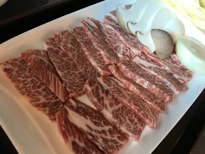 신선한 소고기 부위들