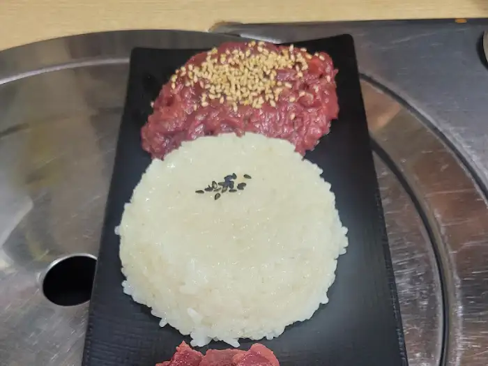 육회와 밥