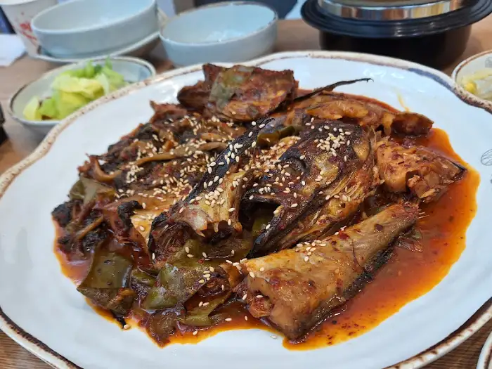먹음직스러운 명태 조림