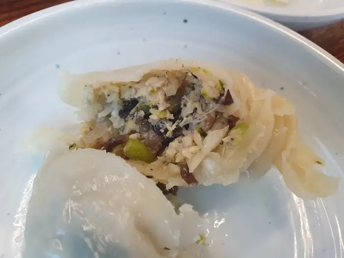 반으로 가른 손만두 속