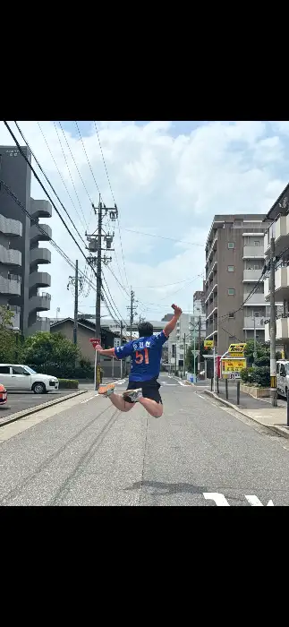 하늘을 나는 사람의 모습