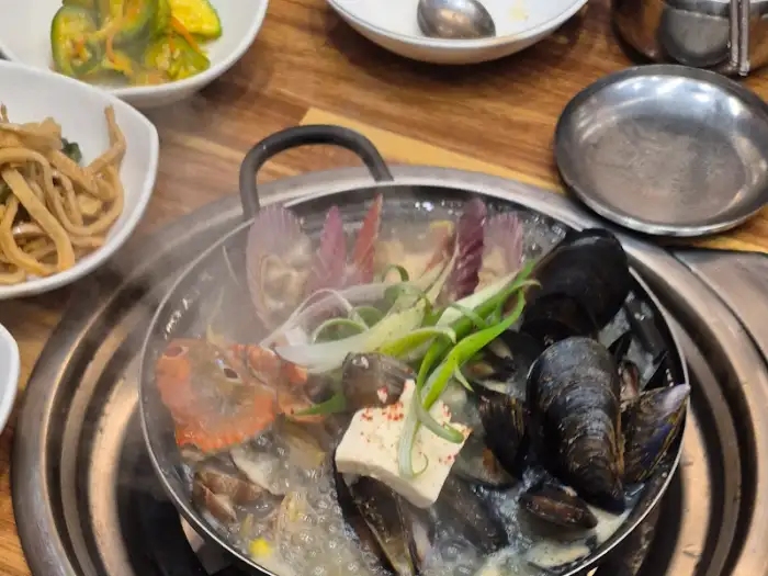 해물된장찌개와 밥