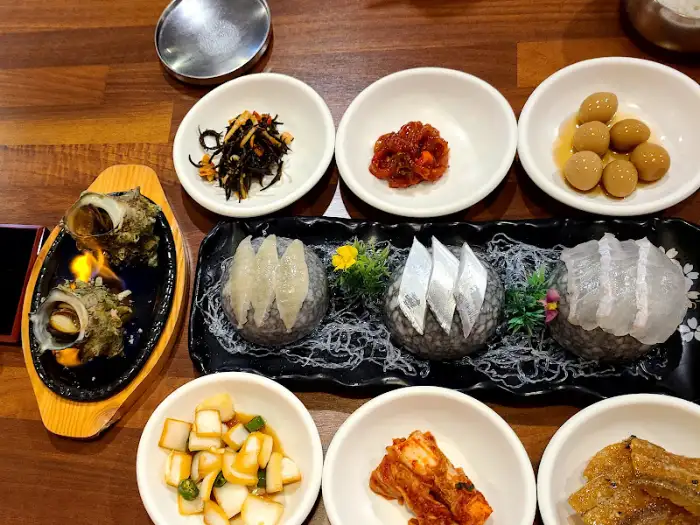 밑반찬들