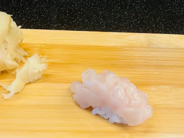 초밥 한 점