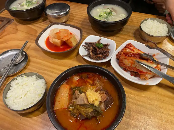 따로국밥과 밥, 김치, 깍두기