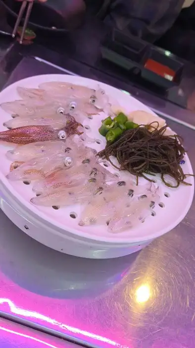 다양한 종류의 신선한 오징어