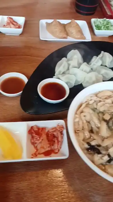 갓 쪄낸 만두