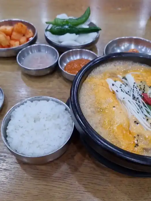 강창구 진순대 토평본점의 순대국