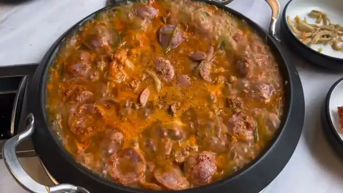 끓고 있는 부대찌개