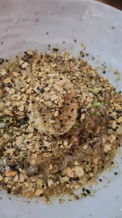백비냉 면발과 고명