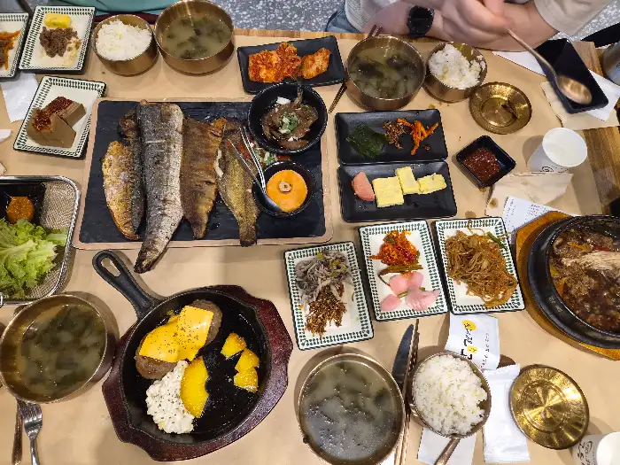 달빛에구운고등어 포항이동점의 푸짐한 생선구이 한상차림
