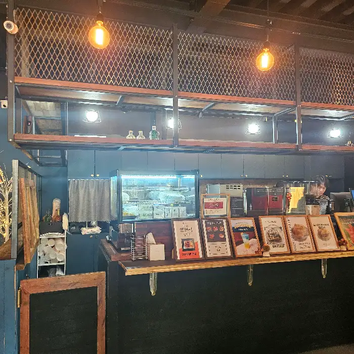 다양한 베이글과 샌드위치