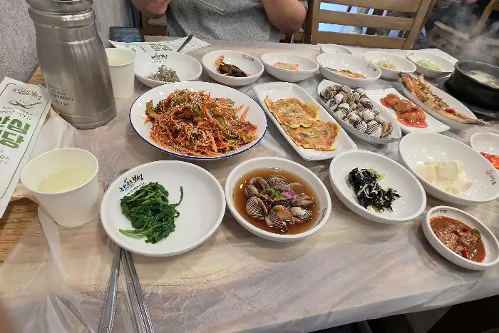 다성촌 내부 음식 사진