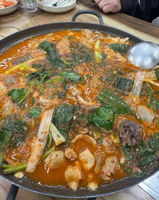 보글보글 끓고 있는 순대전골