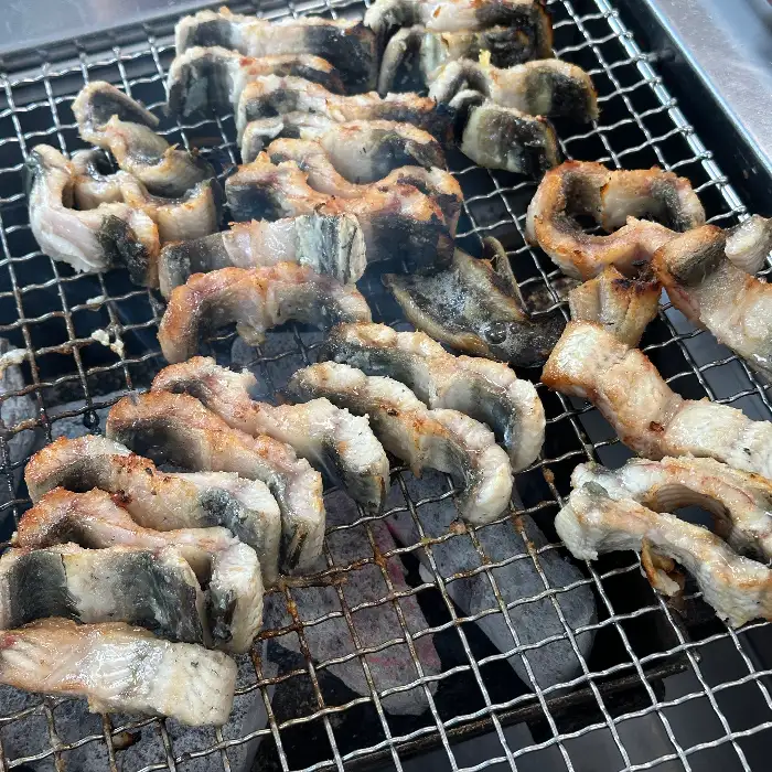 해남복터진마을 숯불 위에서 잘 구워진 장어구이