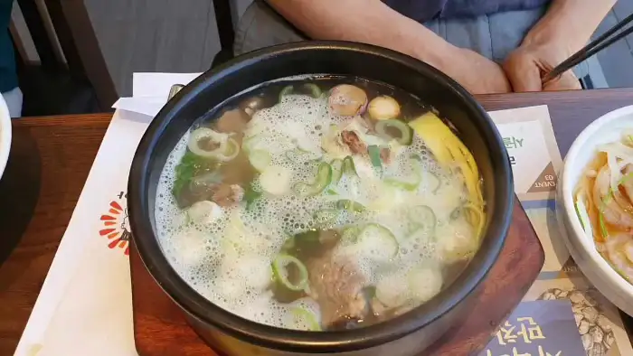 훈장골 수지점의 따뜻한 사골곰탕