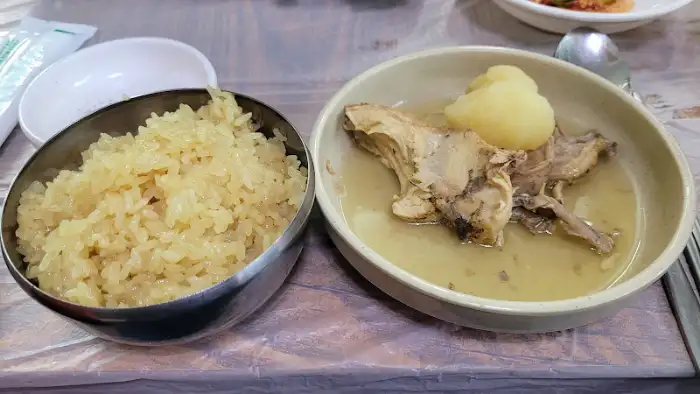횡성오복식당 닭볶음탕과 밥 한 그릇