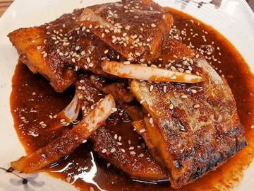 어랑의 먹음직스러운 고등어 구이 요리