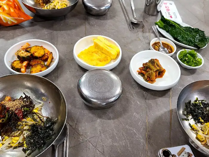 식사 테이블 모습