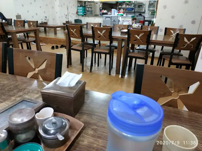 백암산감자탕 홀 내부 전경