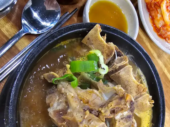 백암산감자탕 뼈해장국 메인 메뉴 모습