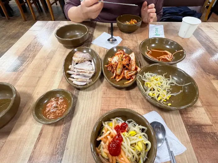 채가네들깨국수 정식 한상차림