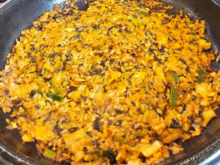 치즈와 김가루가 어우러진 볶음밥