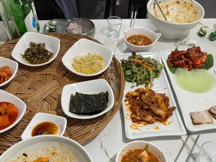 달청의 푸짐한 청국장 정식 한상차림