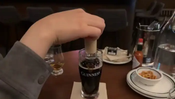 흑맥주와 리치한 안주