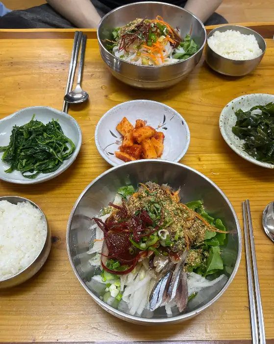 만광식당 테이블 세팅 모습