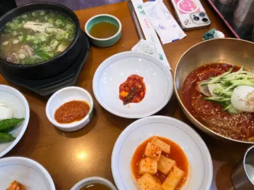은성면옥의 푸짐한 갈비탕과 비빔냉면 상차림