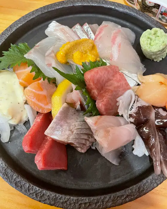 Izakaya NETA의 다채로운 숙성회 구성