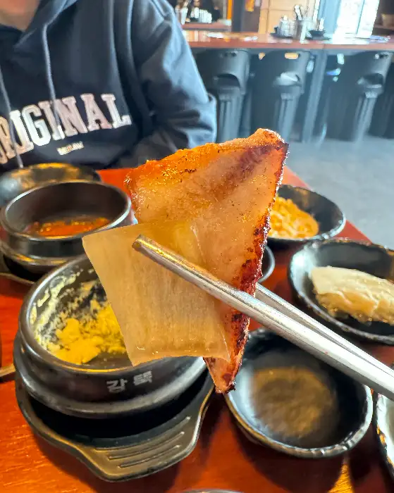 두껍집 2호점의 껍데기 한 점