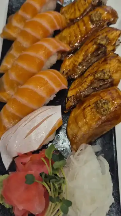 하라식당 김해대청점의 연어와 함께 나온 곁들임찬