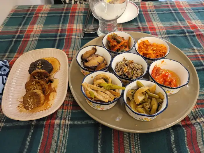 옥이네 만두 오마카세 기본 찬