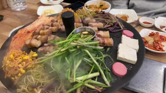 택이네 조개전골 의왕 포일점의 솥뚜껑 삼겹살 구이