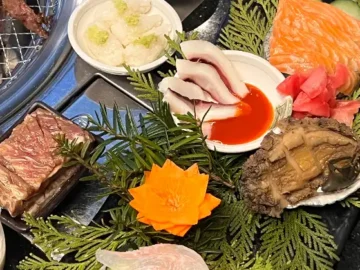 화우정의 신선하고 다채로운 해산물 및 육회 요리 구성