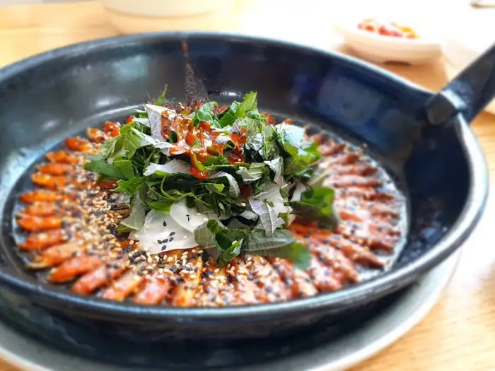 저곡식당 도리뱅뱅, 싱싱한 채소와 양념이 어우러진 모습