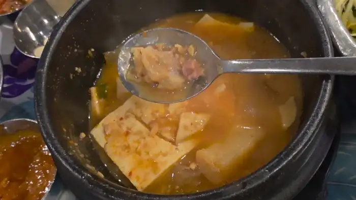 목구멍 사직점의 푸짐한 된장찌개