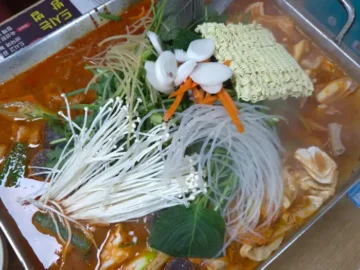 원조엄마네 순대곱창 전골 푸짐한 채소와 당면