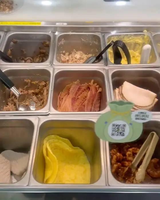 써브웨이 샌드위치 재료 진열대