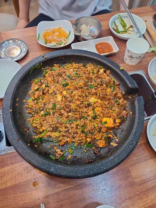 볶음밥 완성된 모습