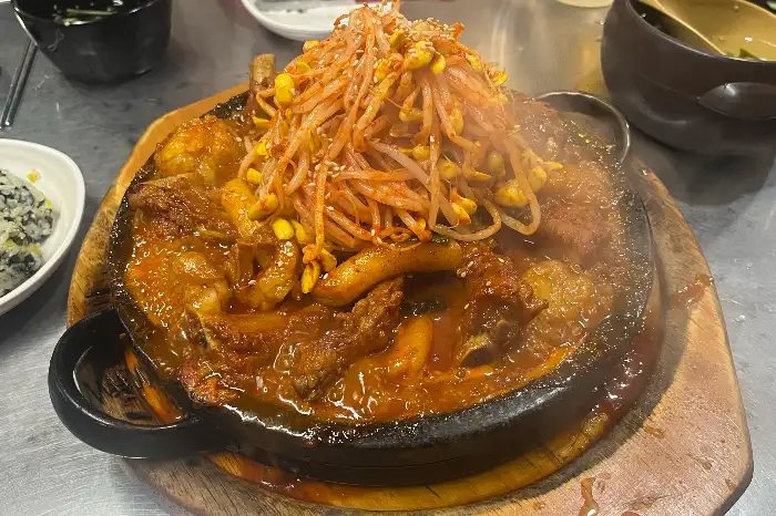 콩나물 올린 등갈비
