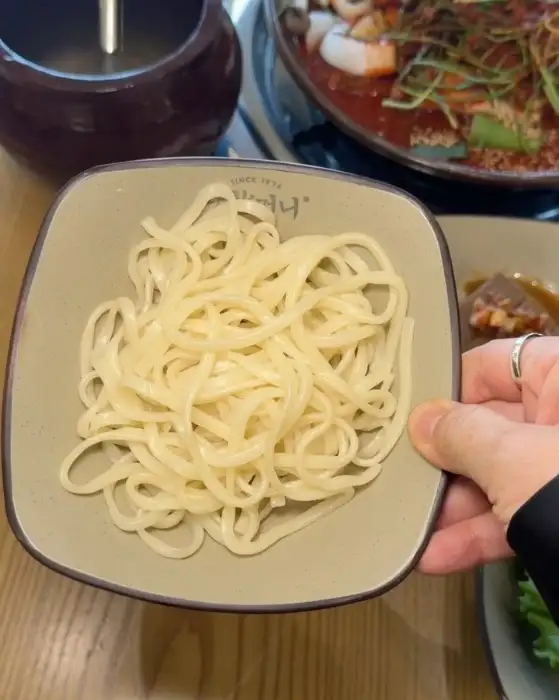 황할머니갈비집 칼국수 사리