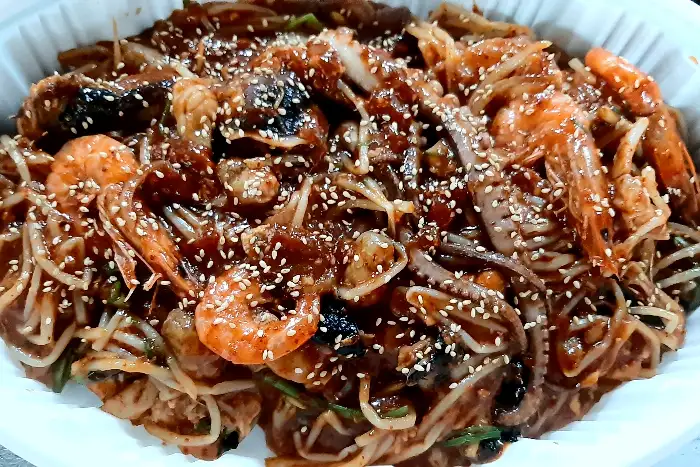 푸짐하게 담긴 해물찜 비주얼
