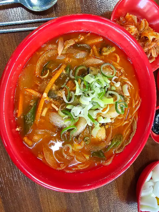 윤기 나는 짜장면