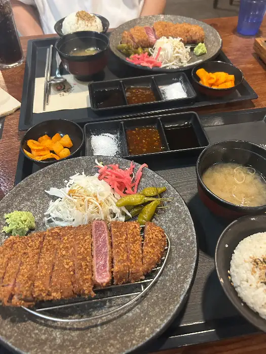 잘 구워진 규카츠 단면