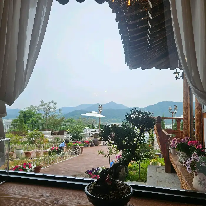 테라스에서 바라본 풍경